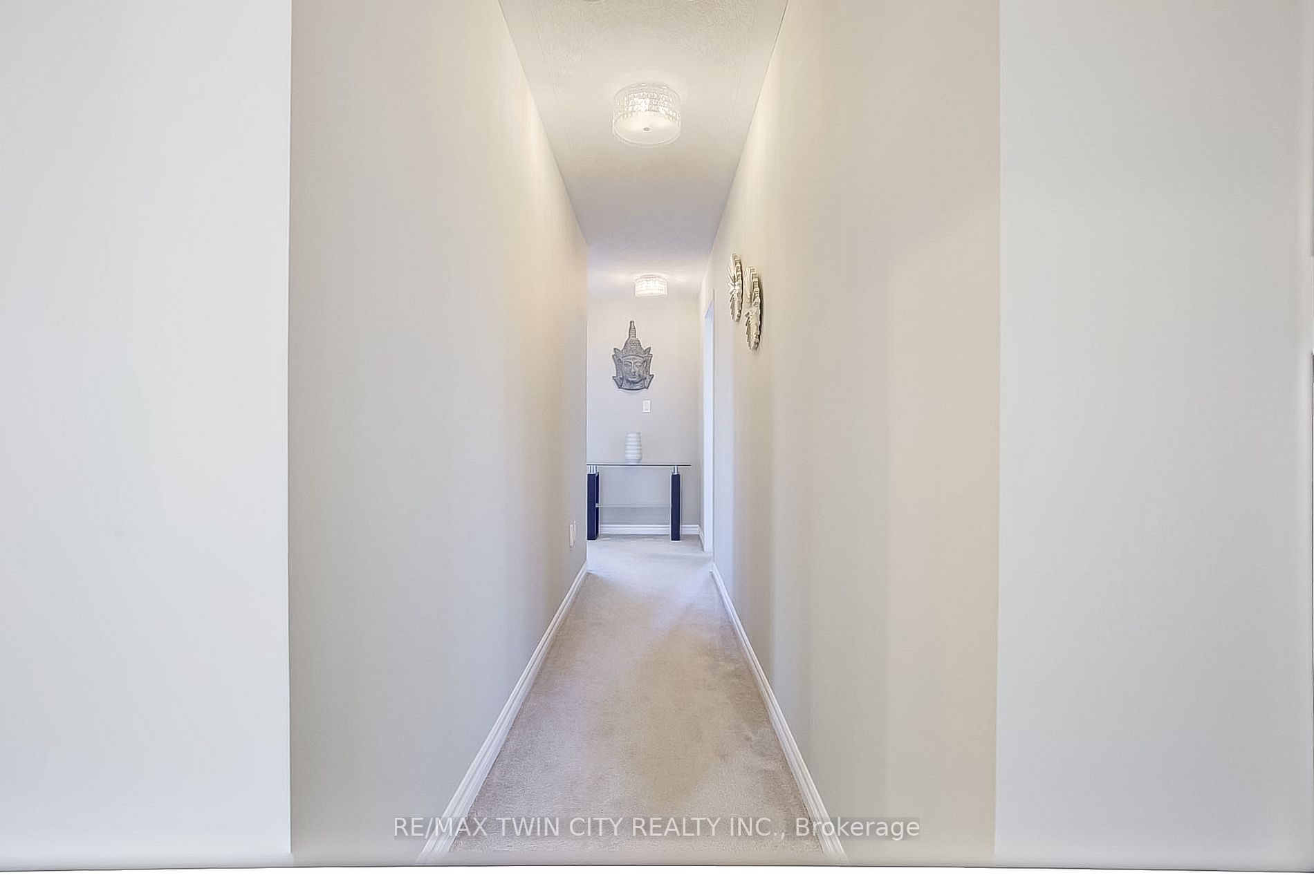 410 Grovehill Cres