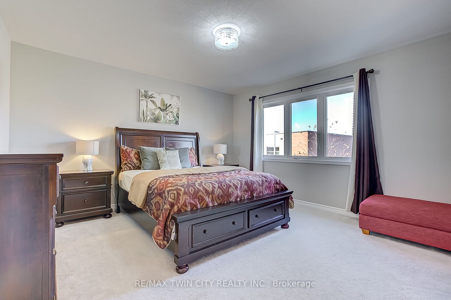 410 Grovehill Cres