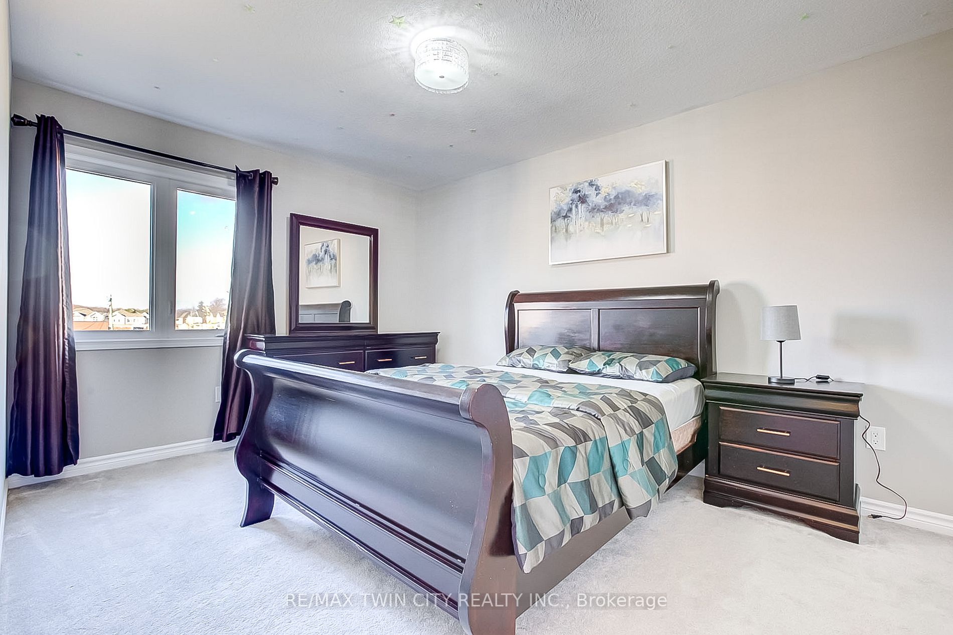 410 Grovehill Cres