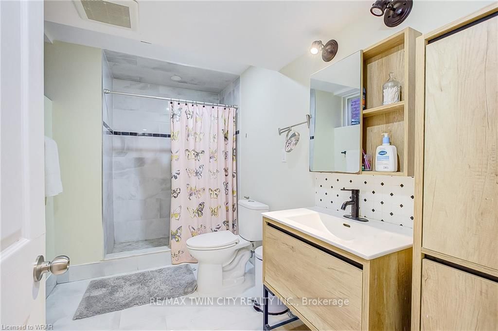 449 Thomas Slee Dr