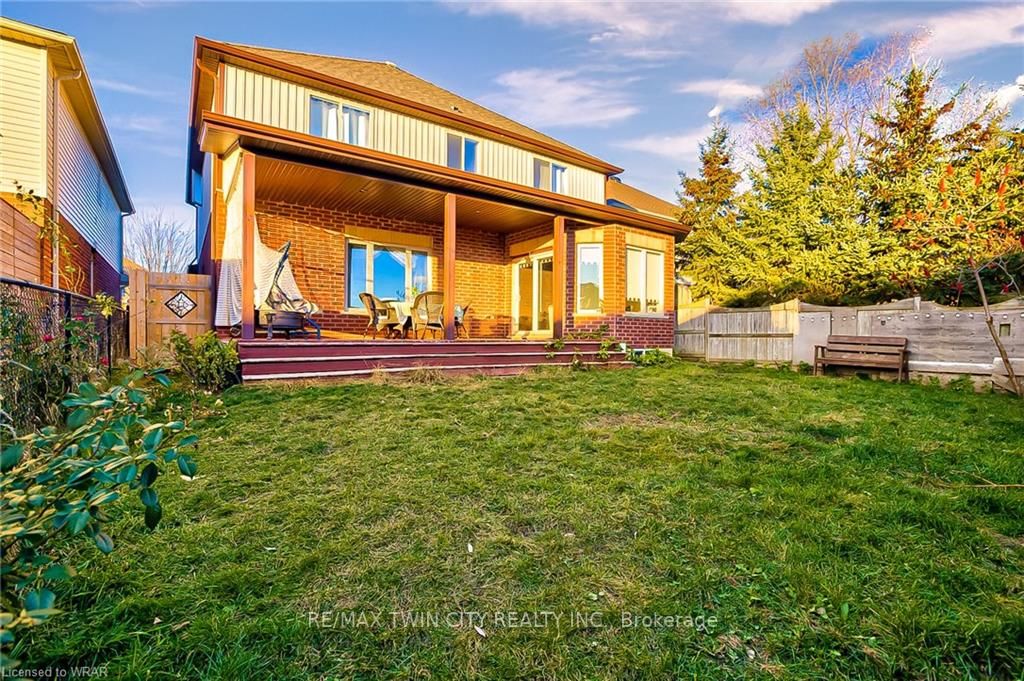 449 Thomas Slee Dr