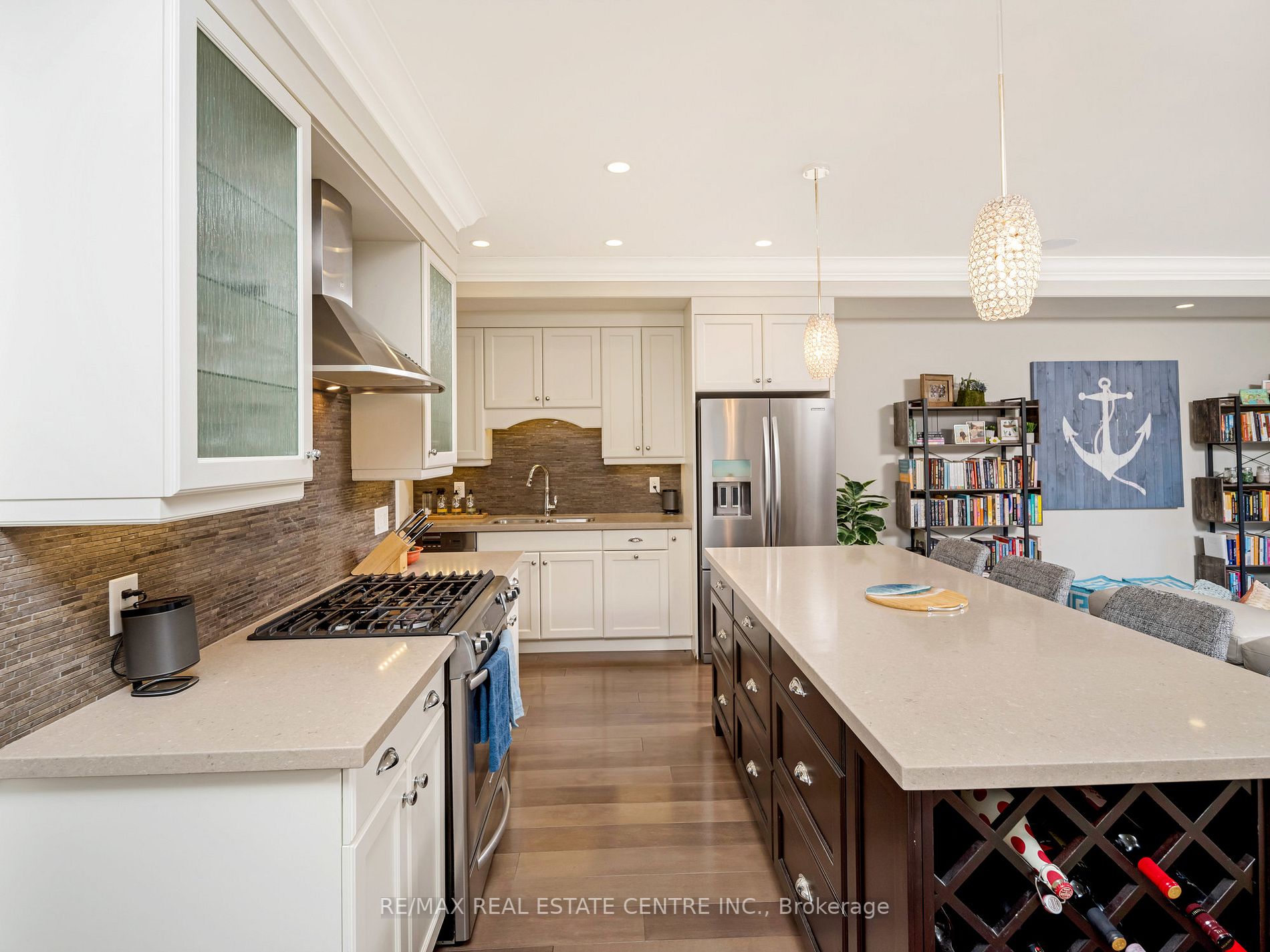 19 Lake St, #18