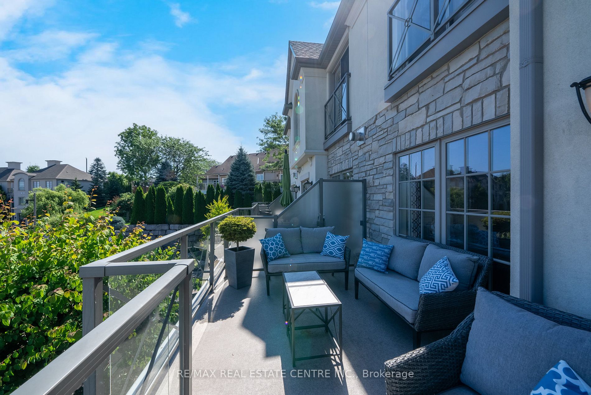 19 Lake St, #18