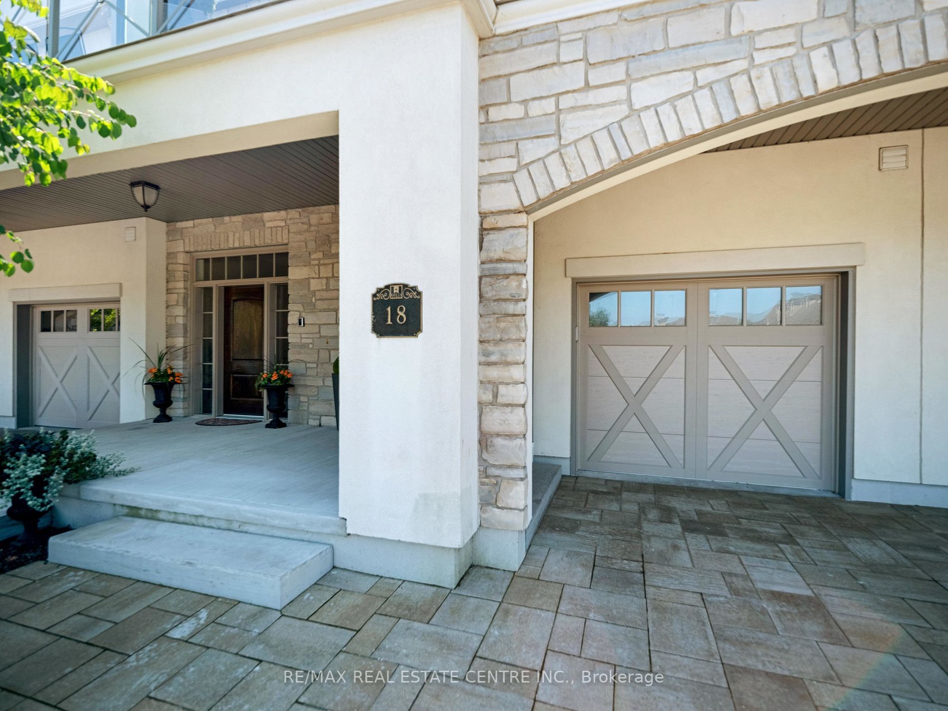 19 Lake St, #18