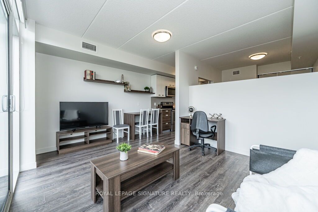 308 Lester St, #301