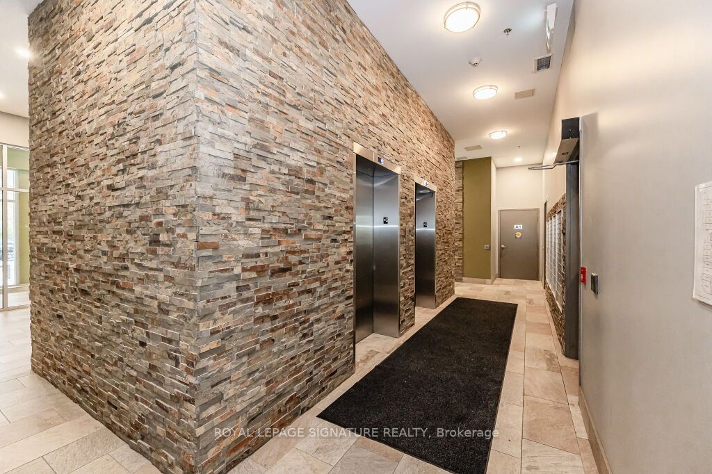 308 Lester St, #301