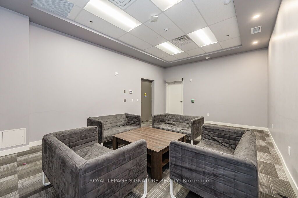 308 Lester St, #301