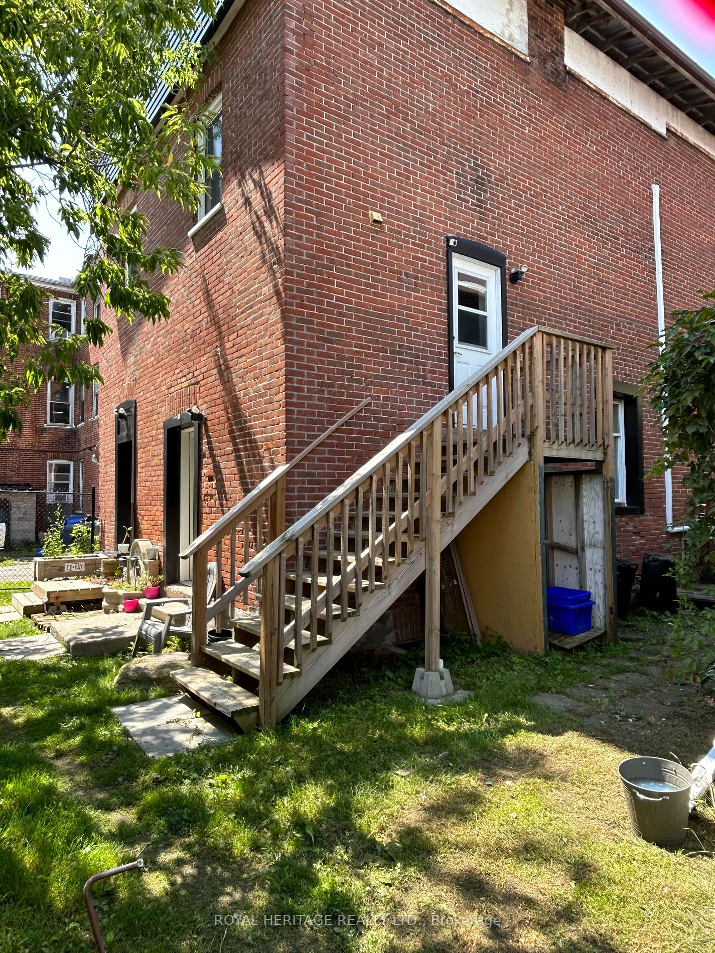 49 Main St