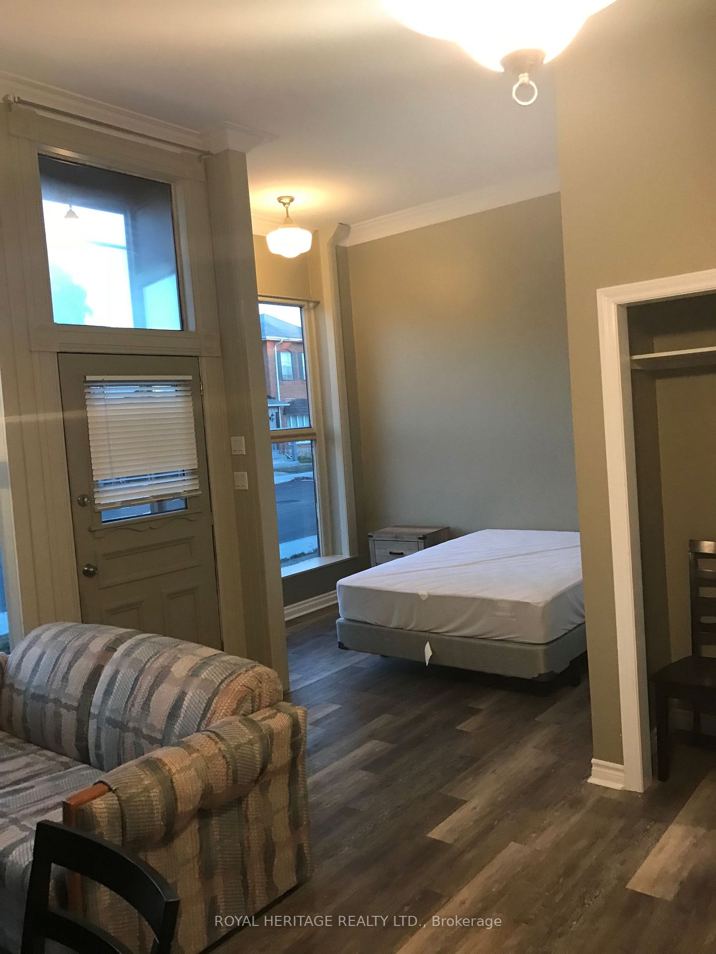 49 Main St