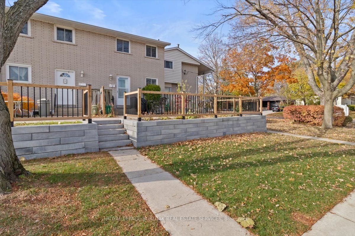 11 Colmar Pl, #2