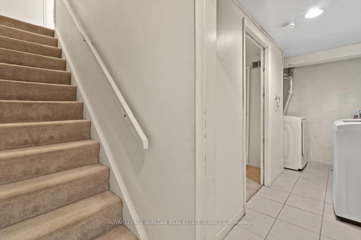 11 Colmar Pl, #2