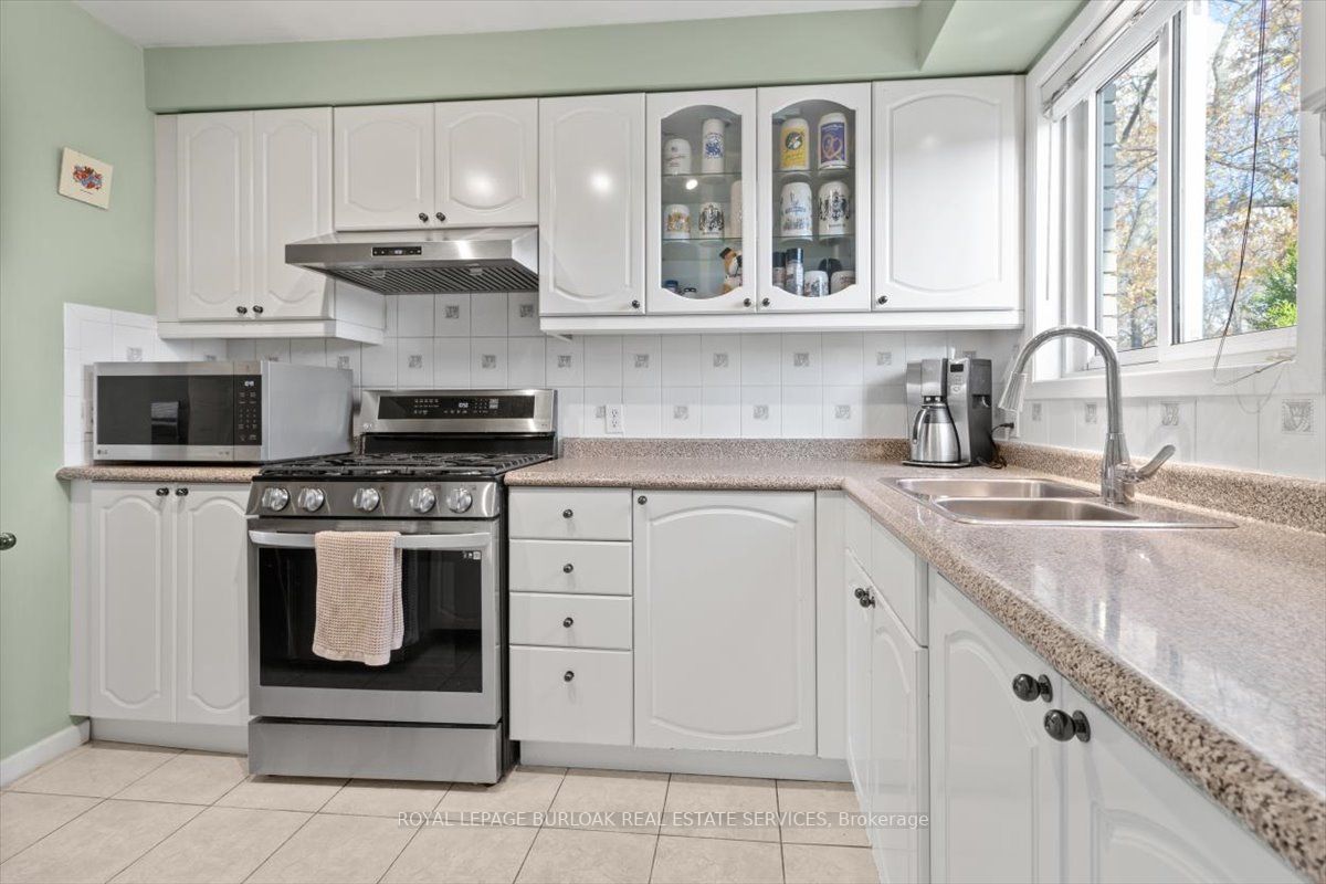 11 Colmar Pl, #2