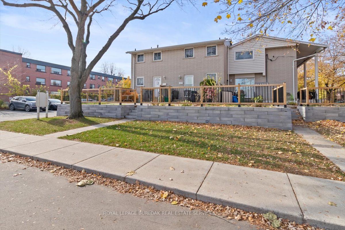 11 Colmar Pl, #2