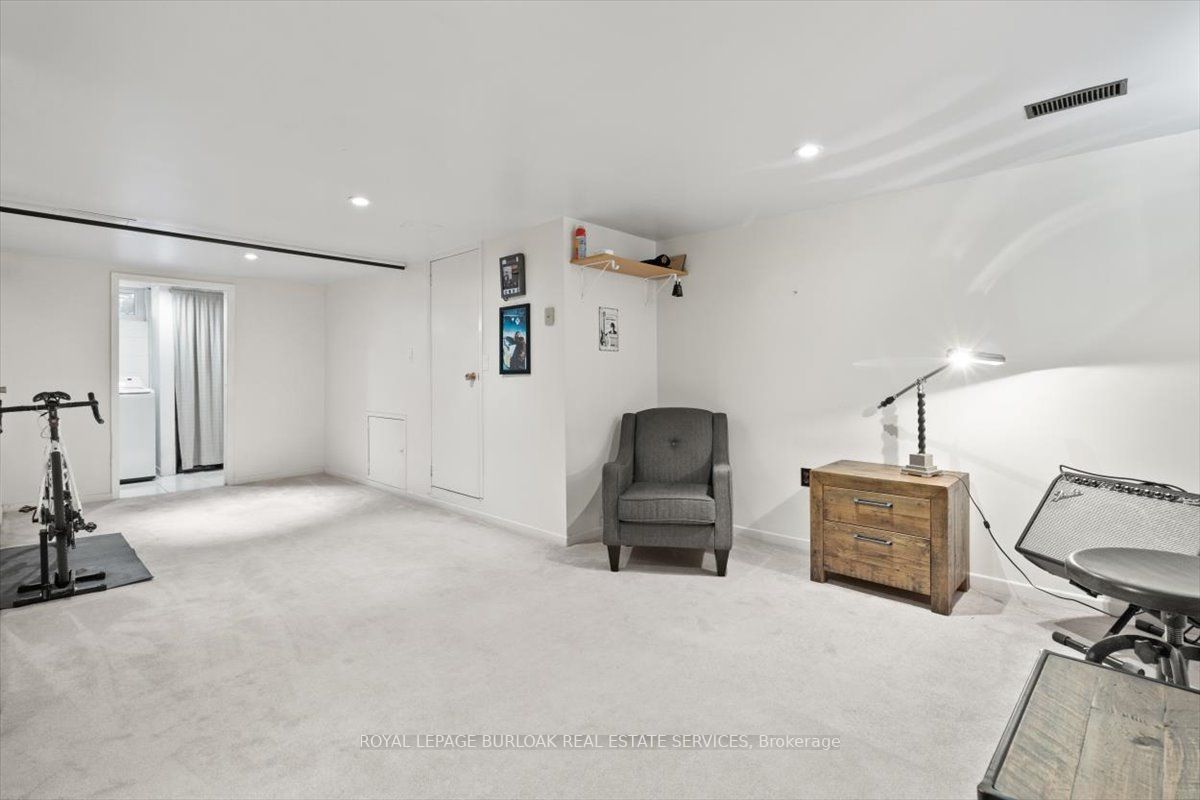 11 Colmar Pl, #2