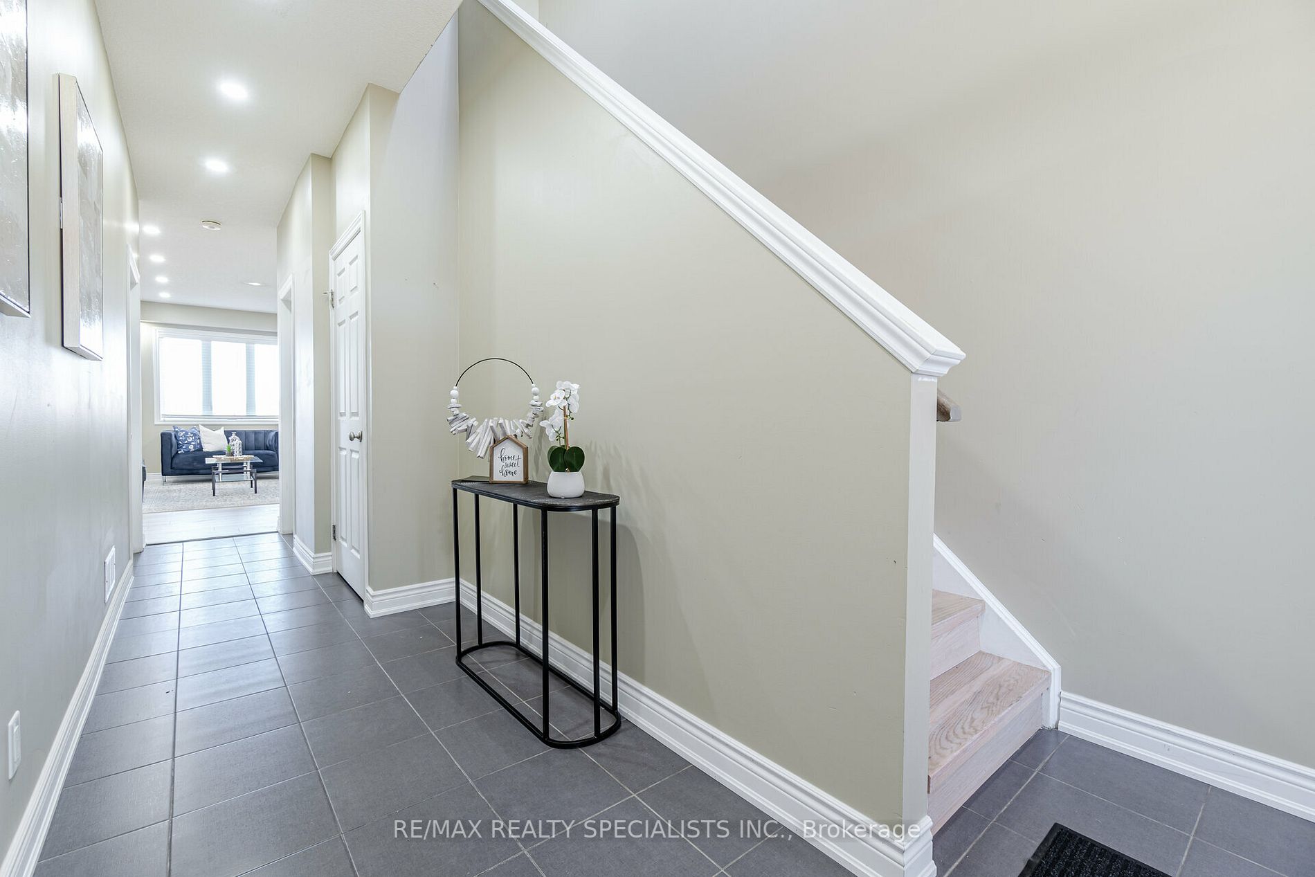 473 Avens St