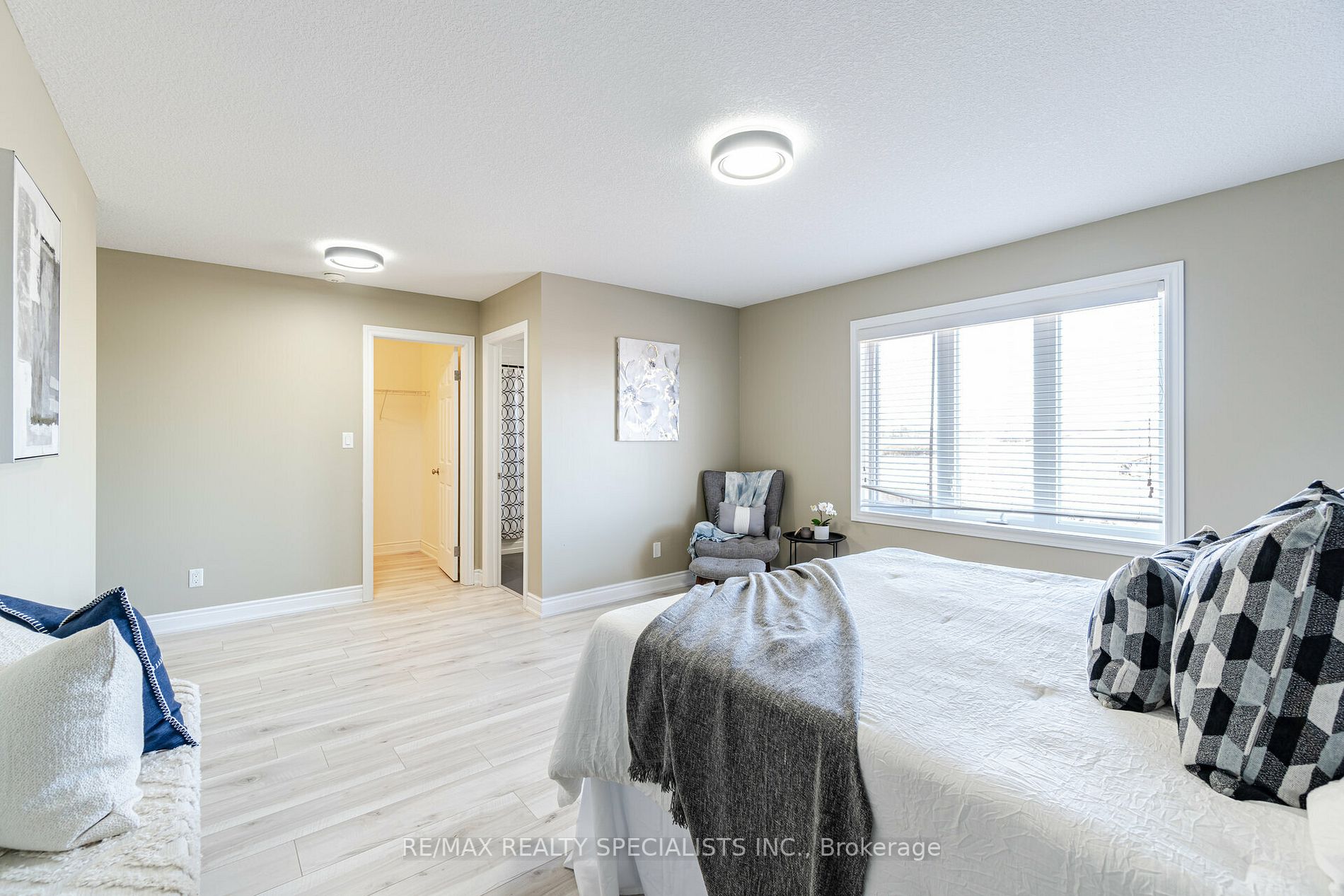 473 Avens St