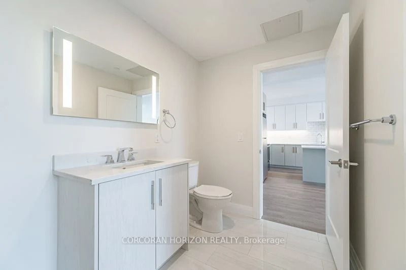 460 Columbia St W, #1211