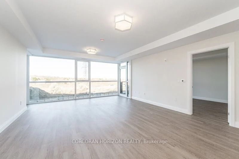 460 Columbia St W, #1211
