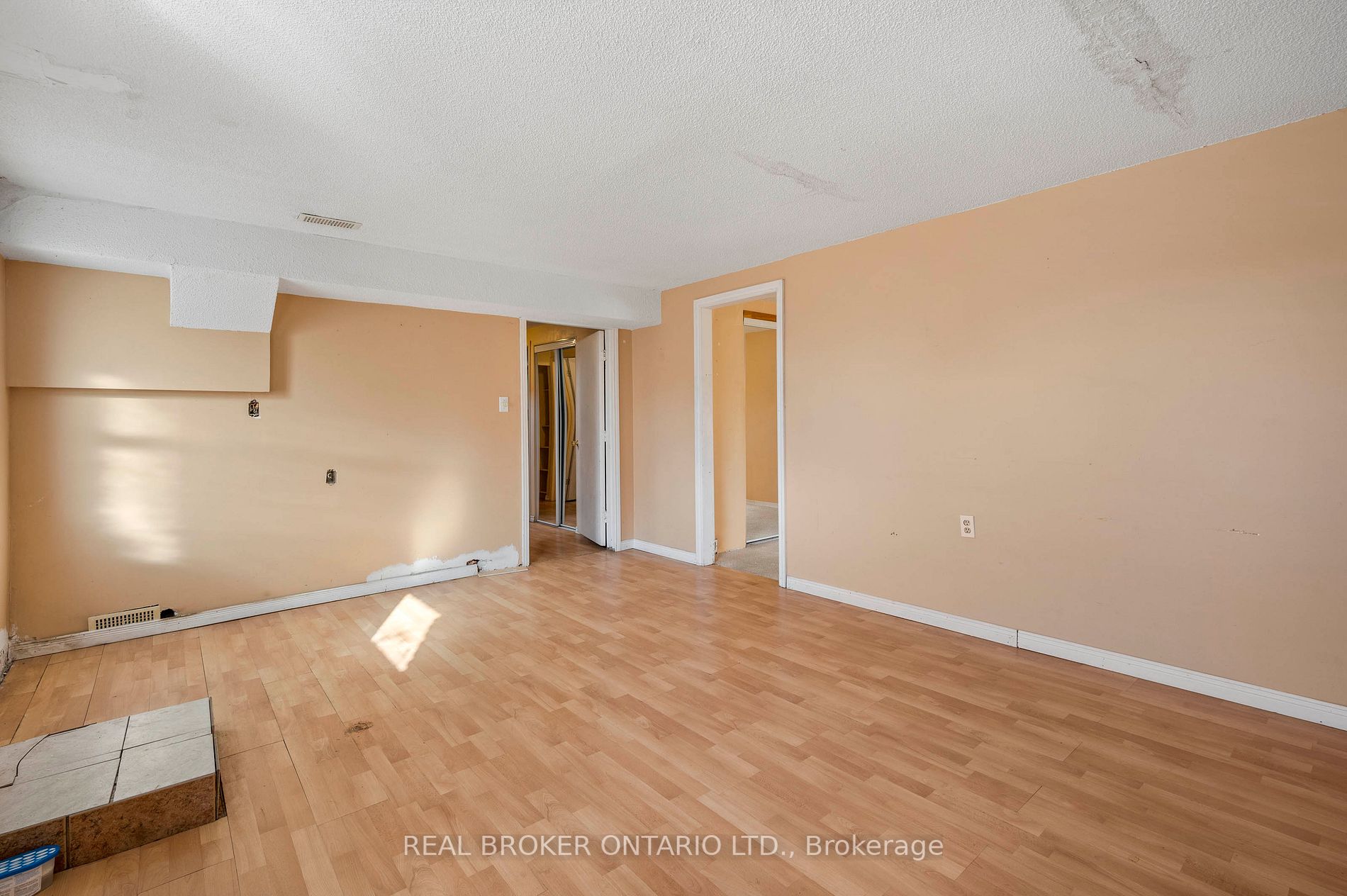 366 Westwood Dr