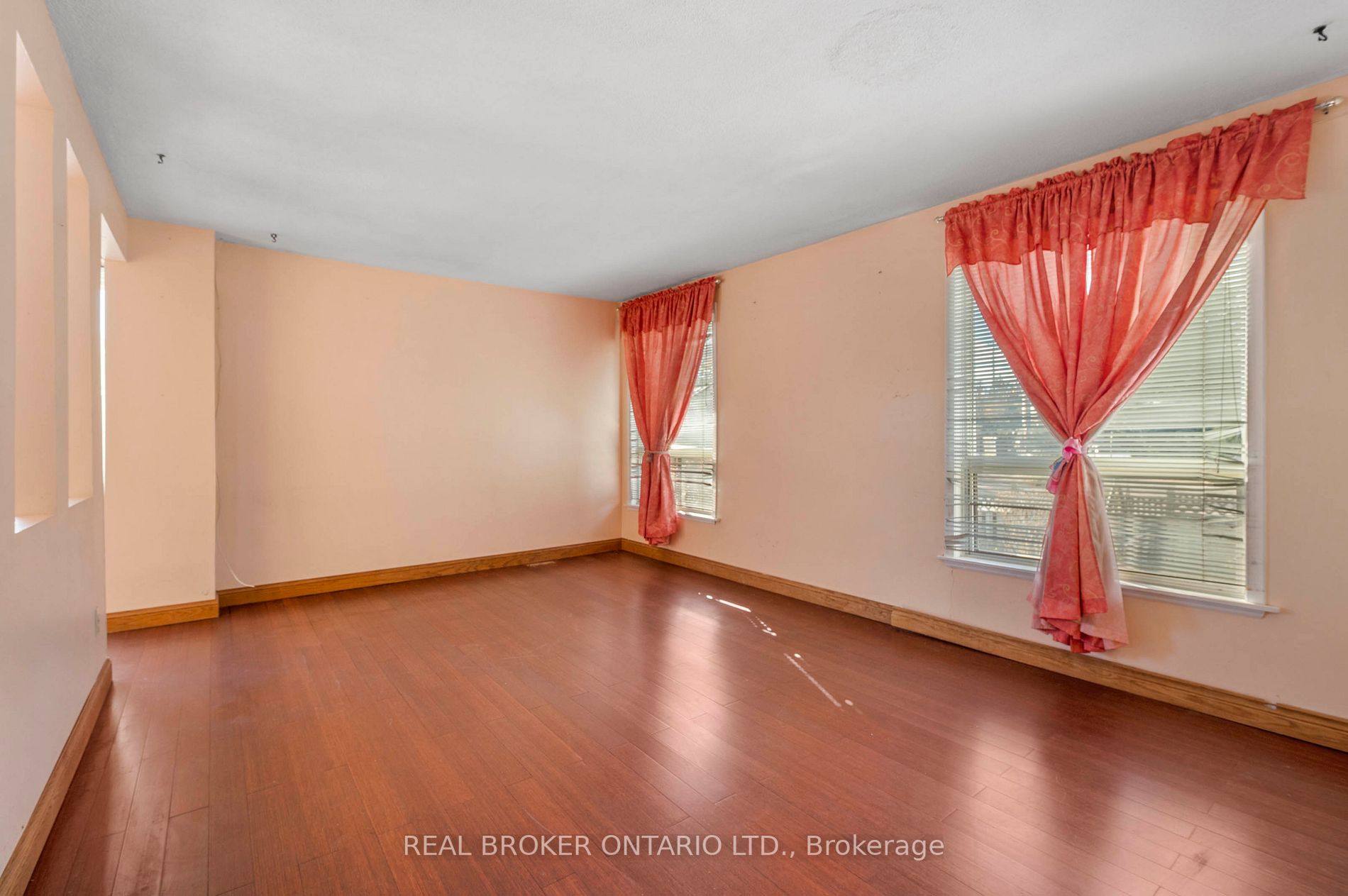 366 Westwood Dr