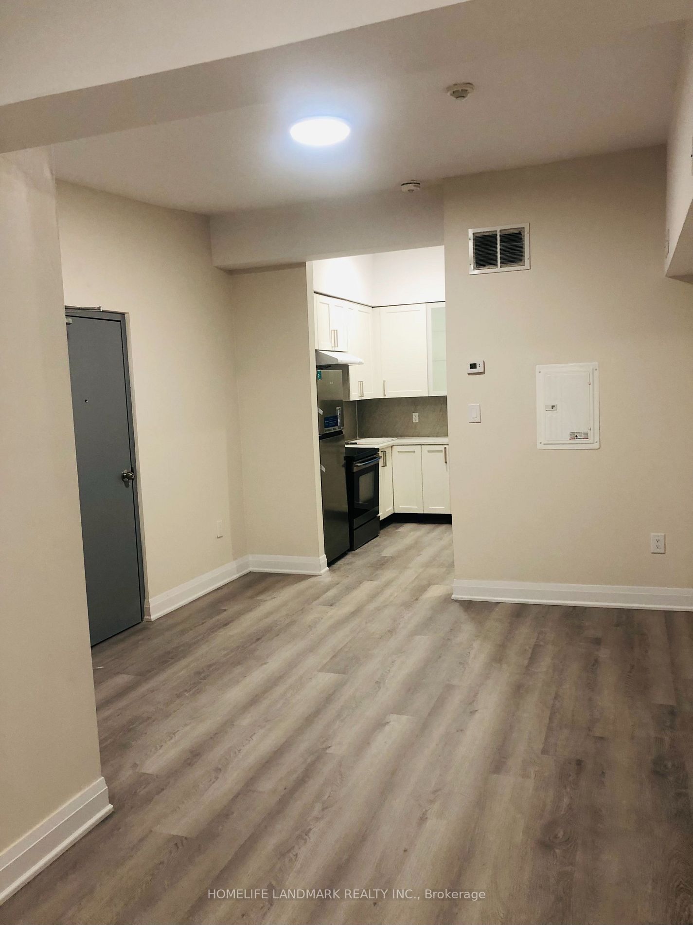 24 James St, #204