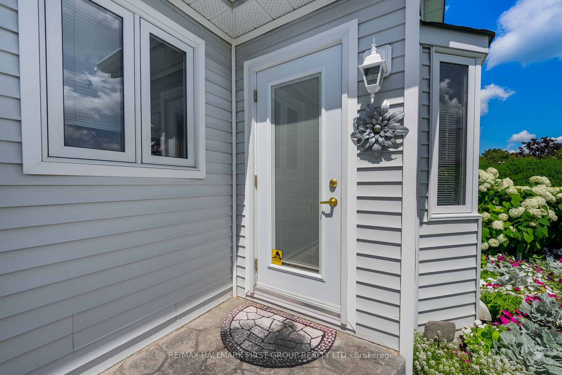 21 Lockwood Dr