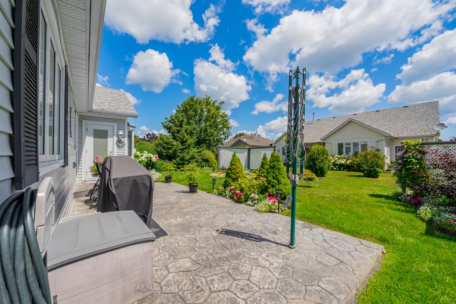 21 Lockwood Dr
