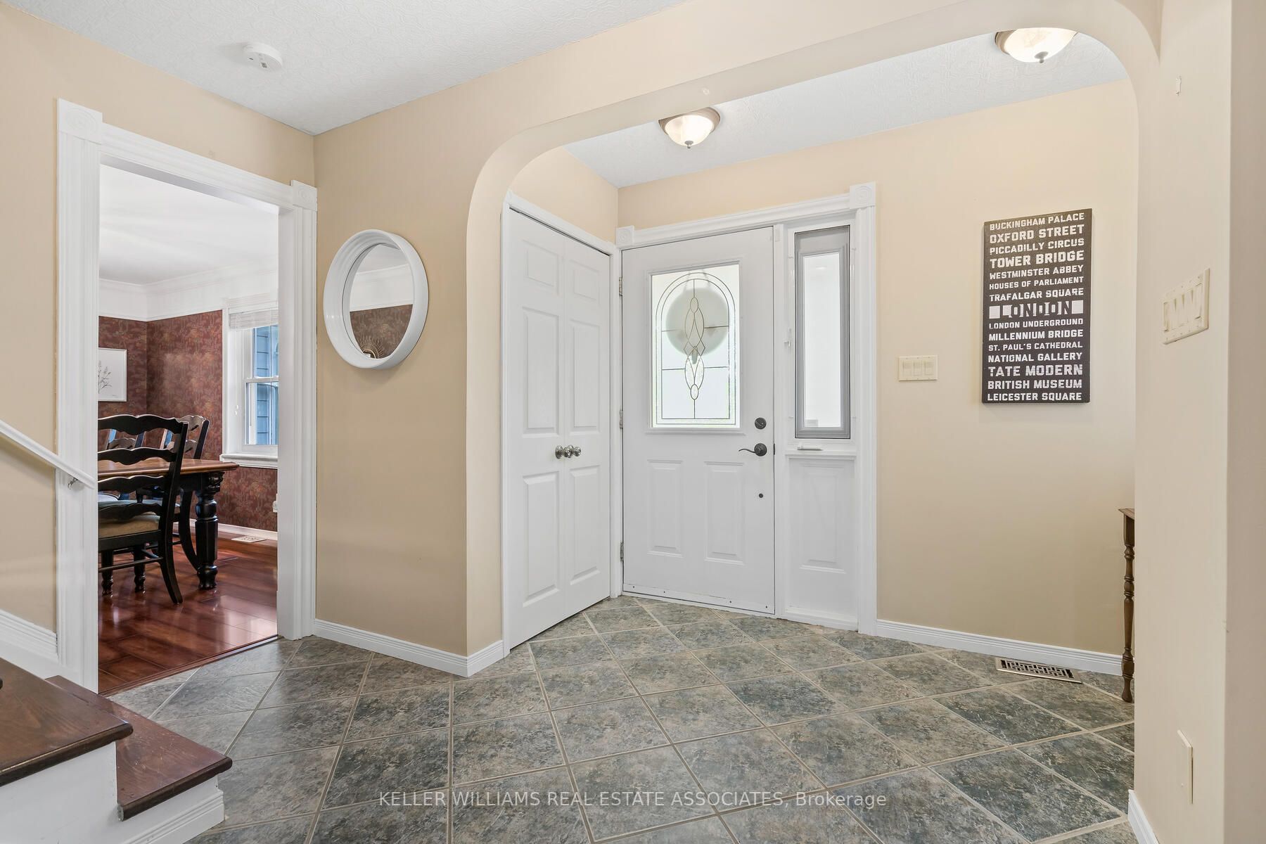 13 Erinwood Dr