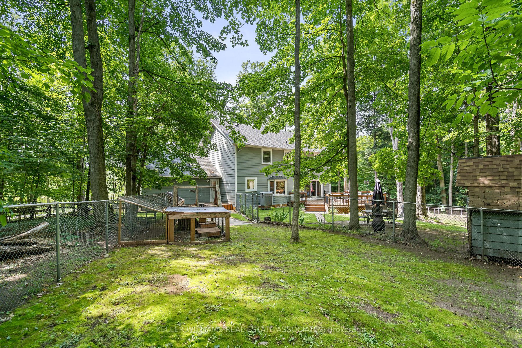 13 Erinwood Dr