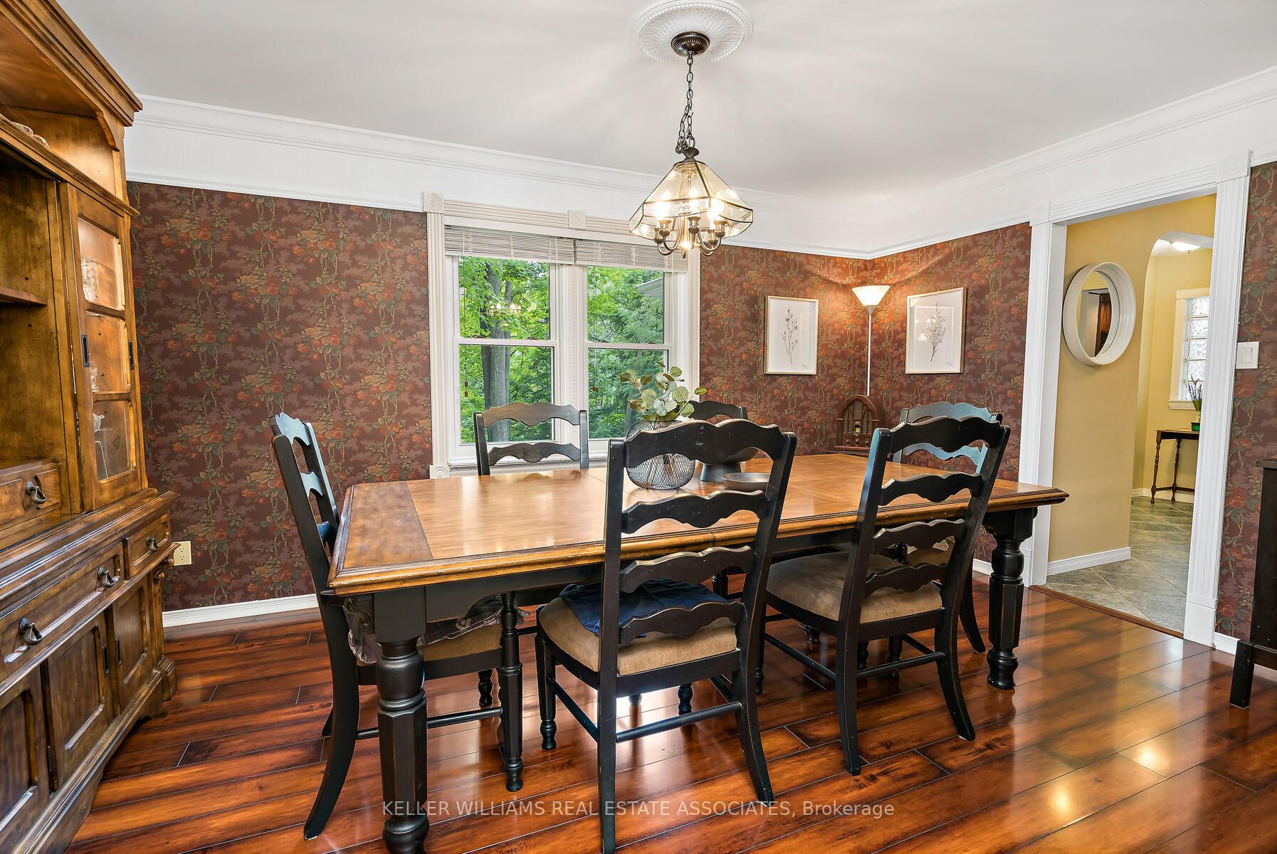 13 Erinwood Dr