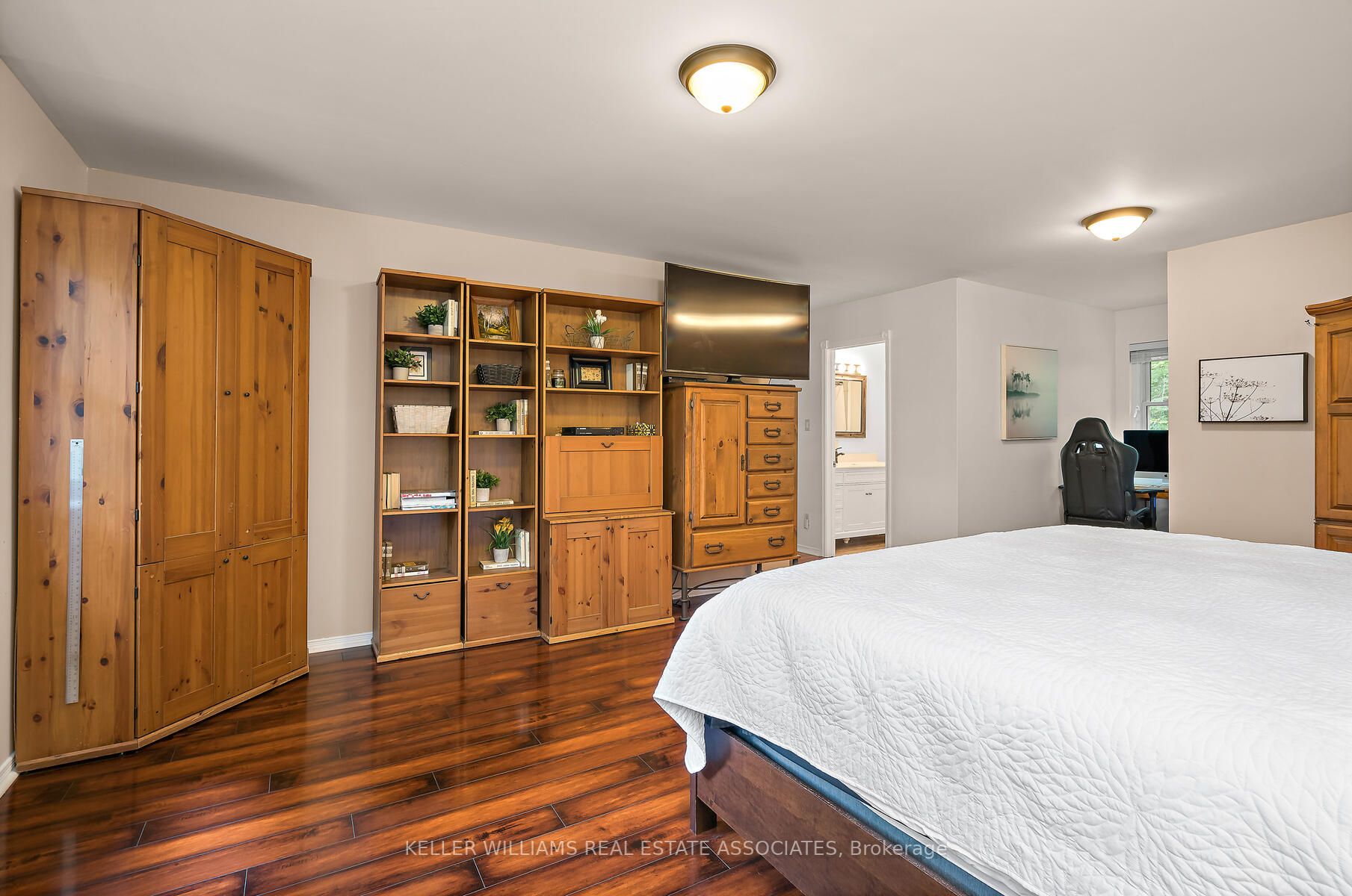 13 Erinwood Dr