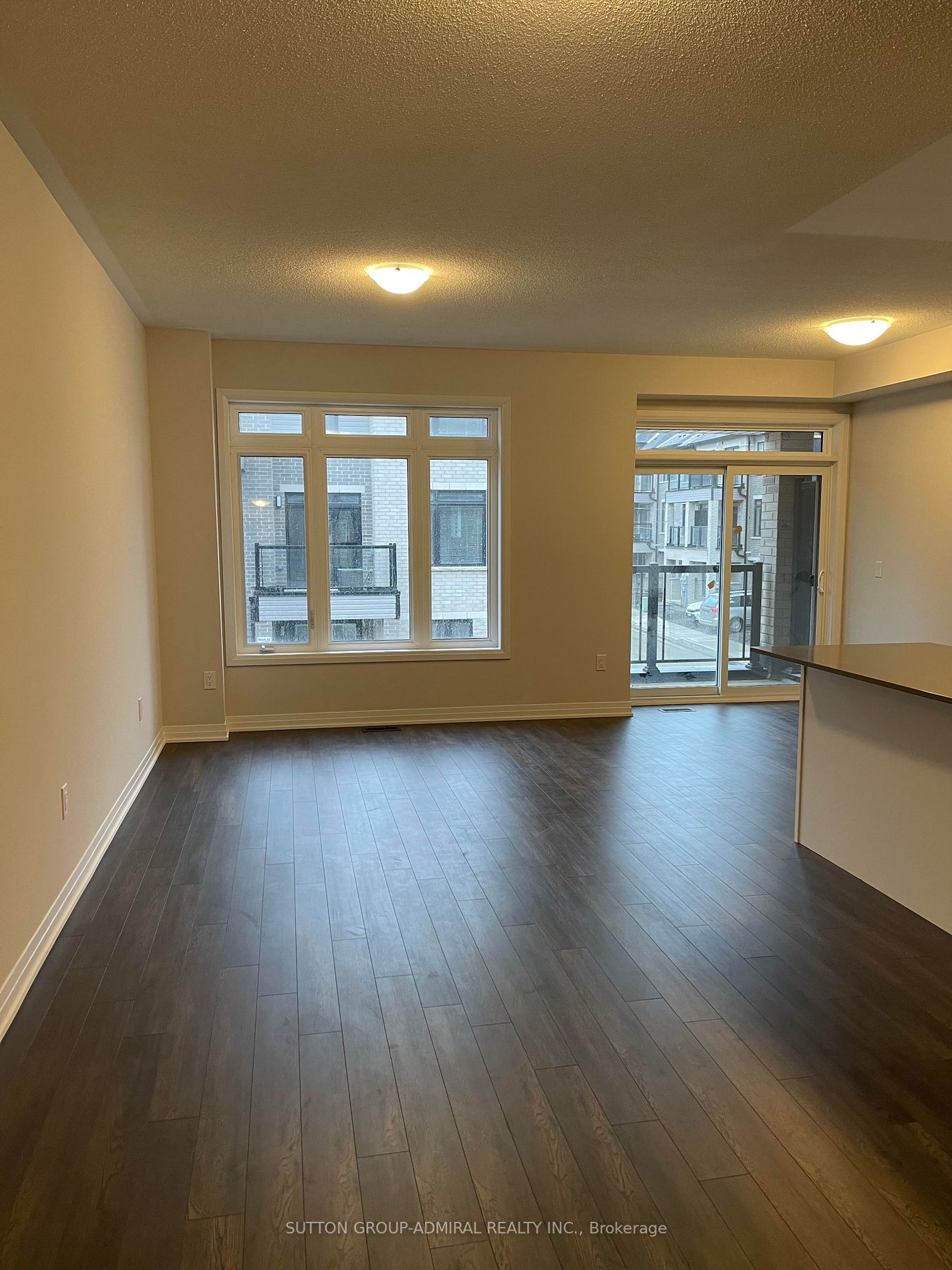 585 Colborne St, #507