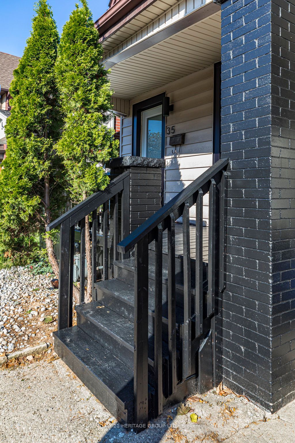 35 Francis St