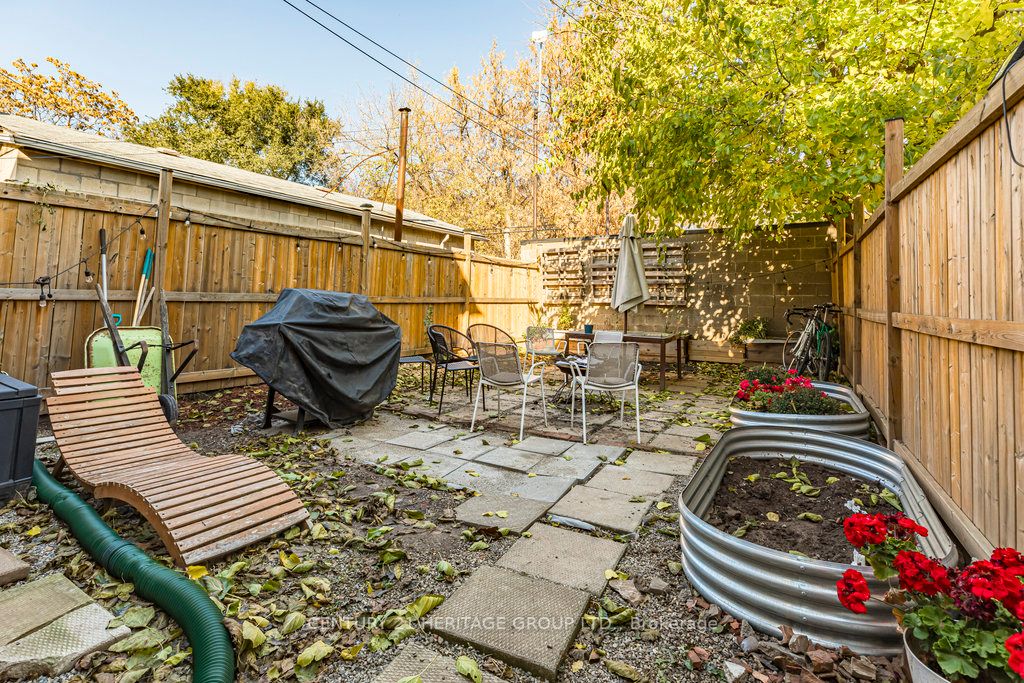 35 Francis St