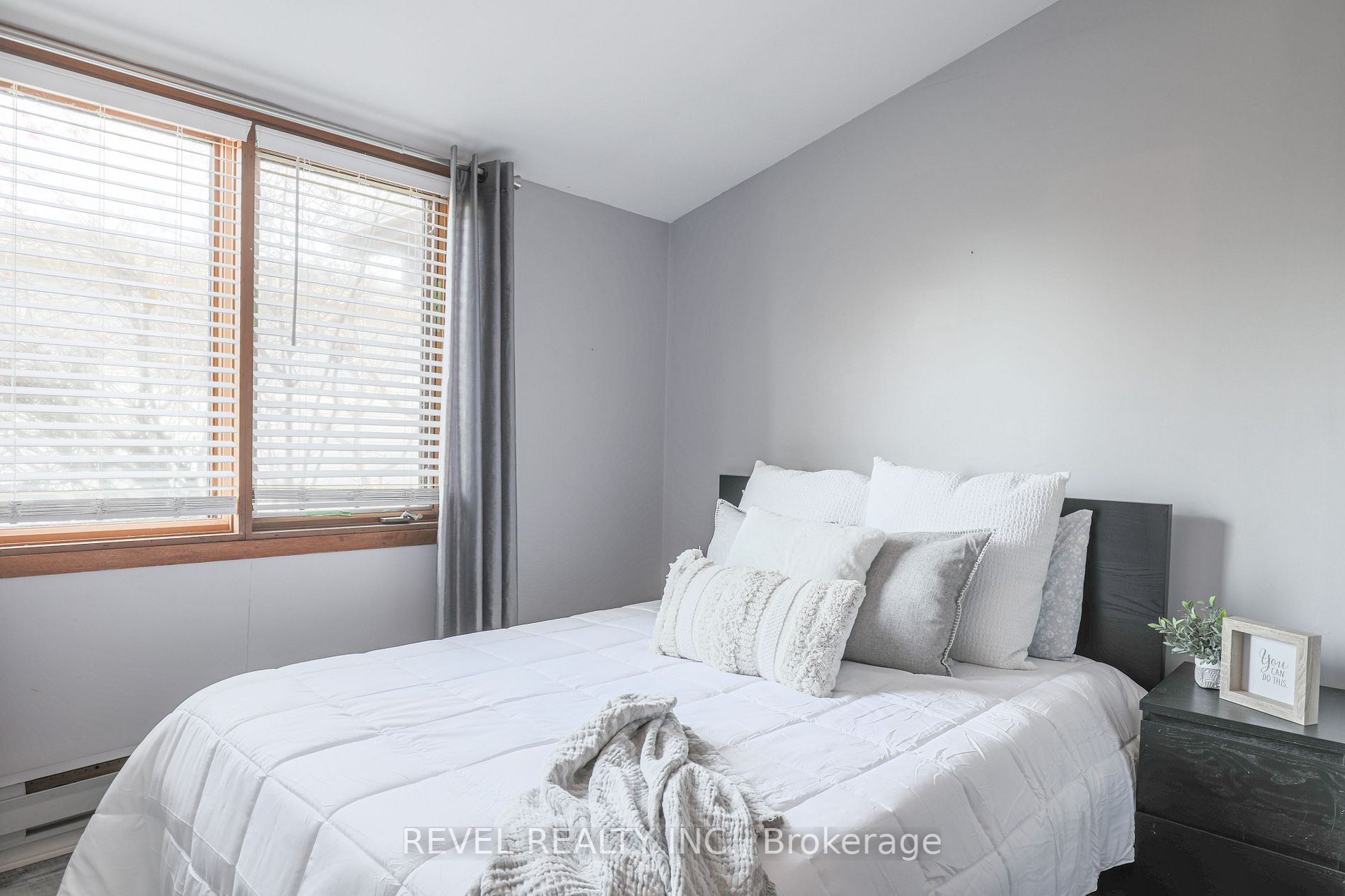 25 Lakeview Cottage Rd