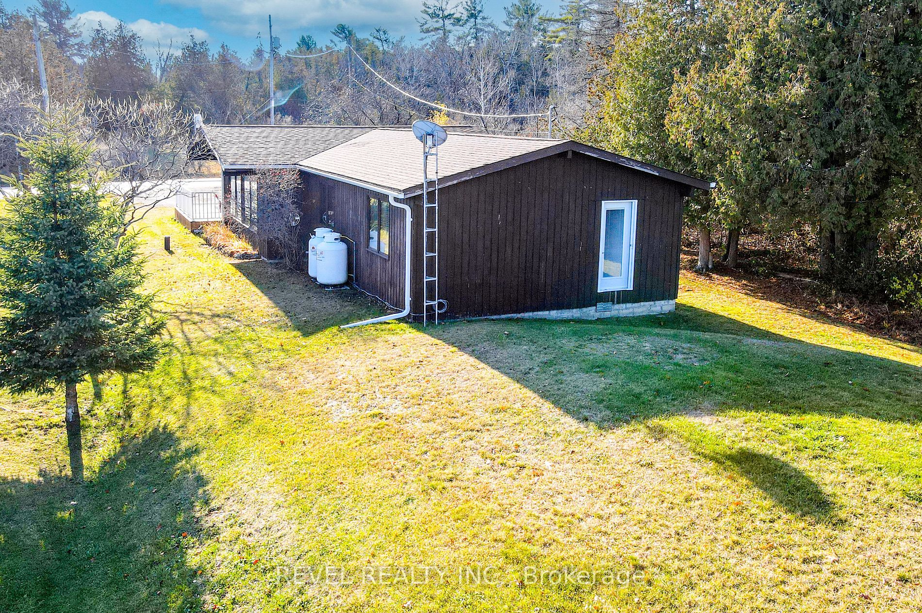 25 Lakeview Cottage Rd