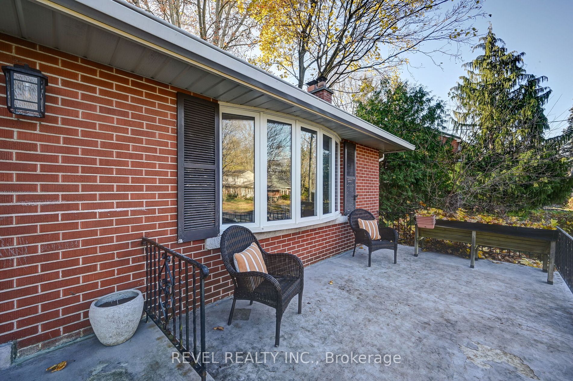3 Dundana Ave