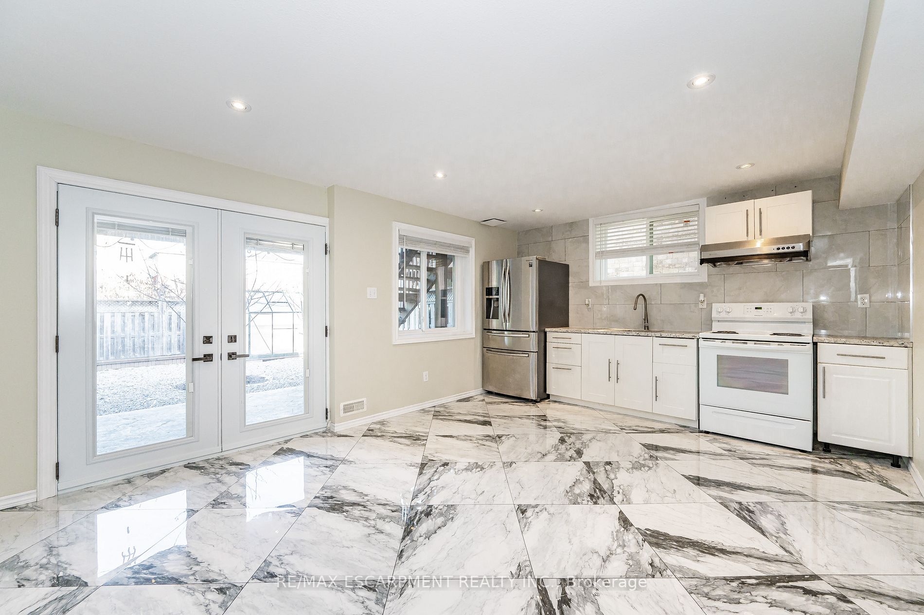 6 Paulstown Cres