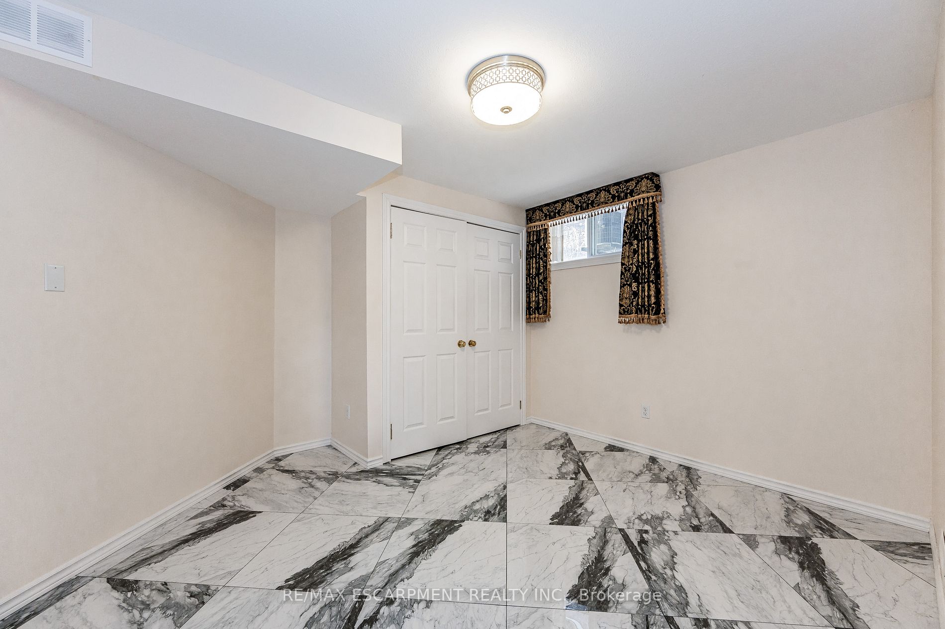 6 Paulstown Cres