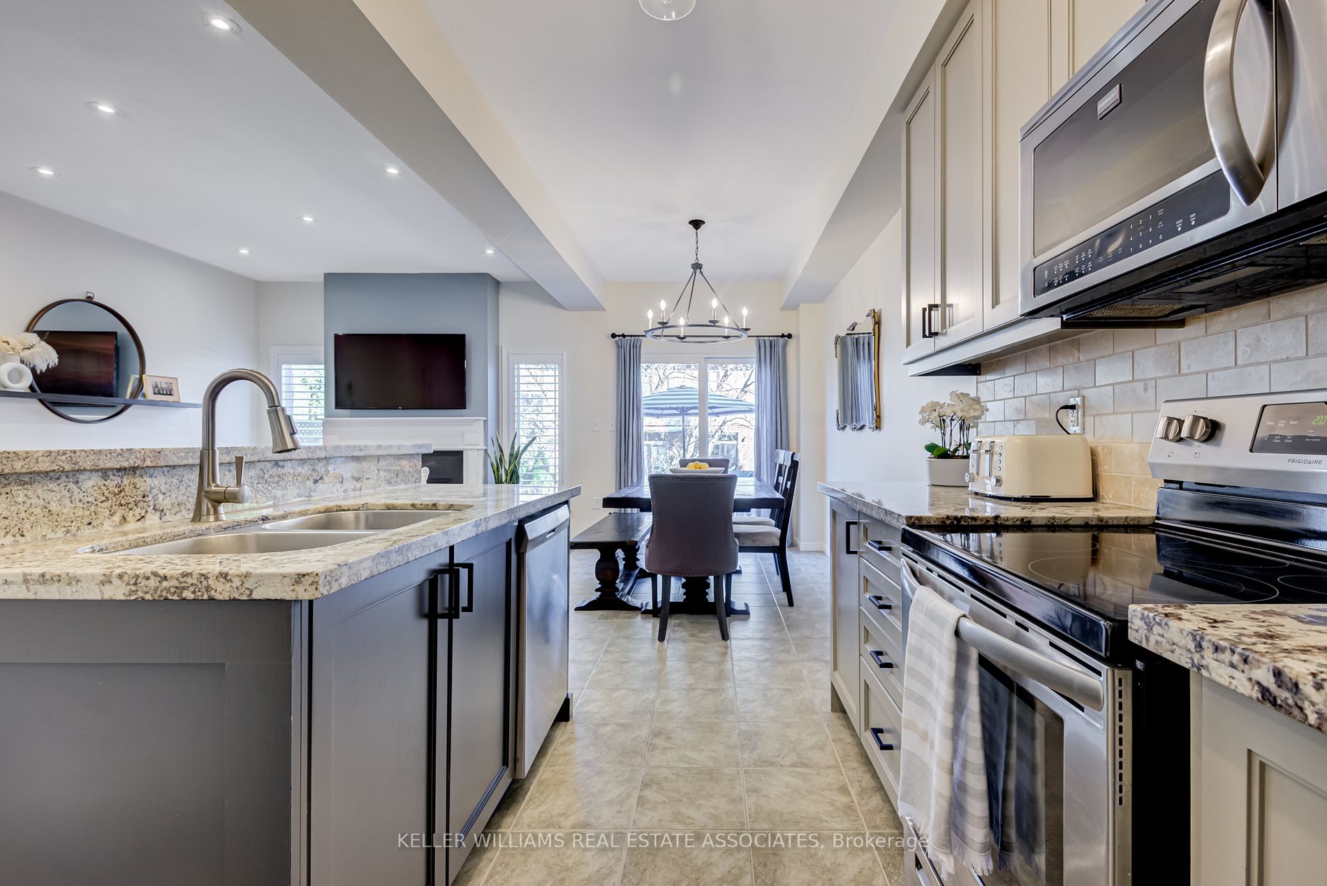 370 Stonehenge Dr, #17