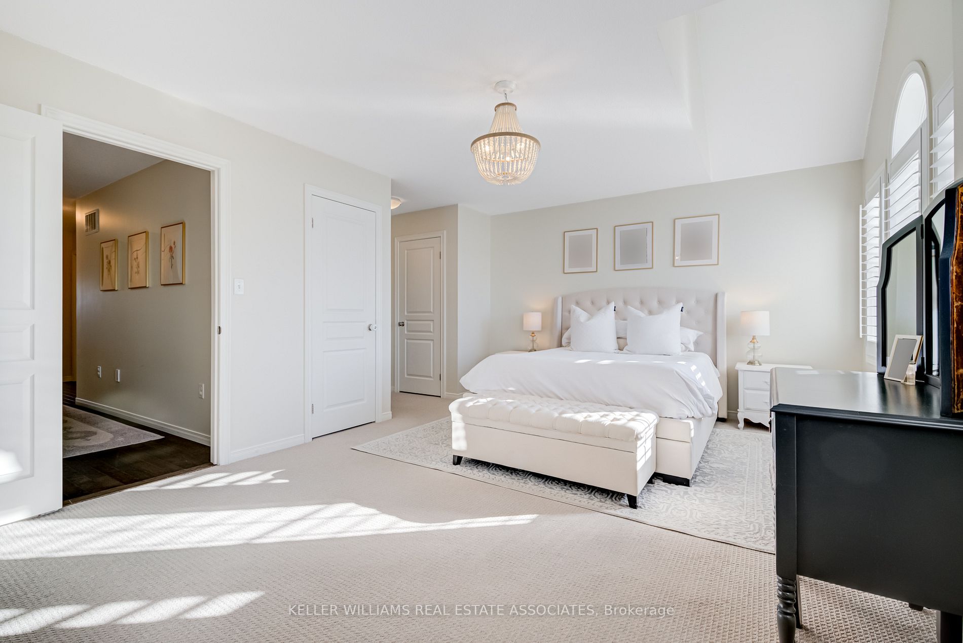 370 Stonehenge Dr, #17