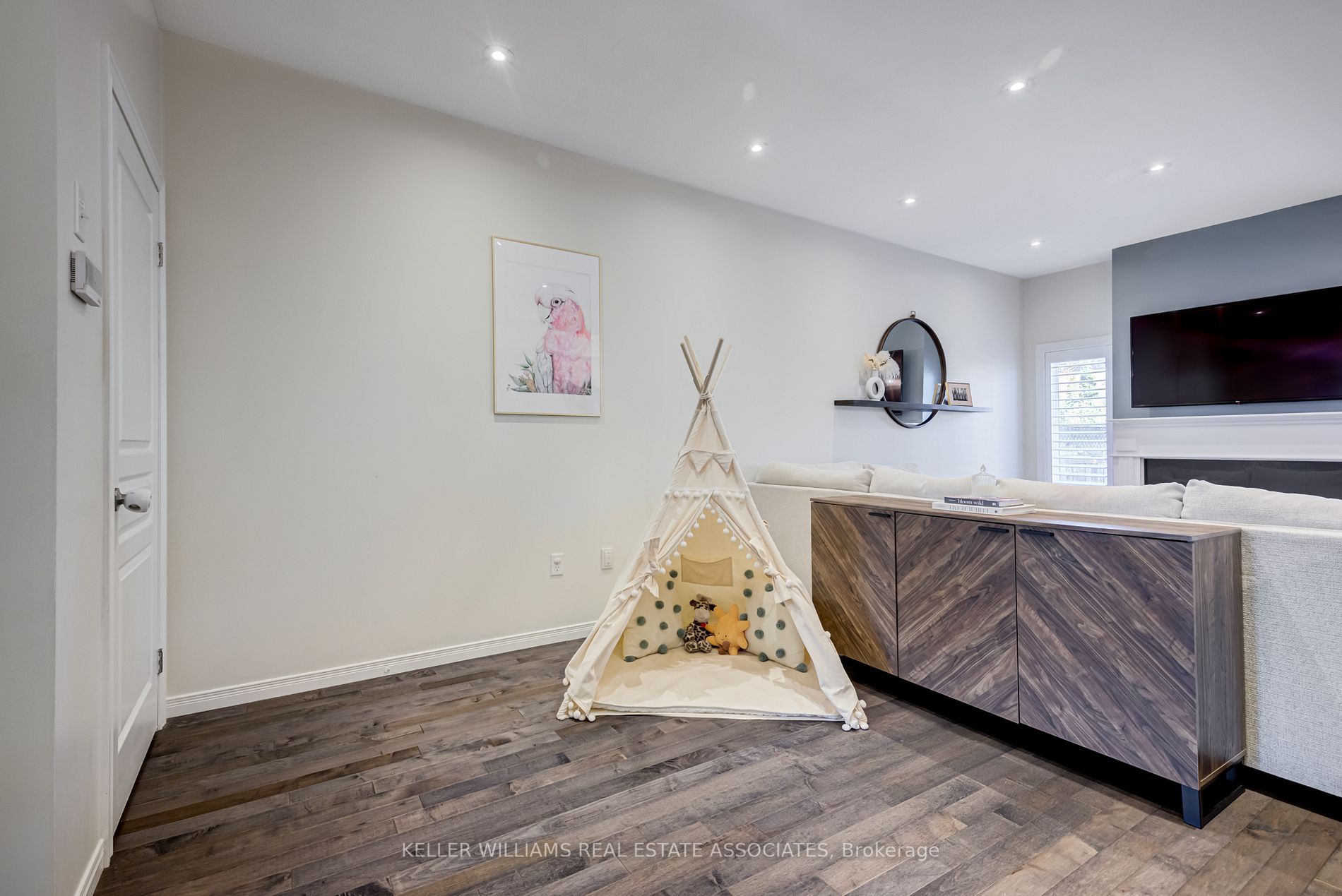 370 Stonehenge Dr, #17