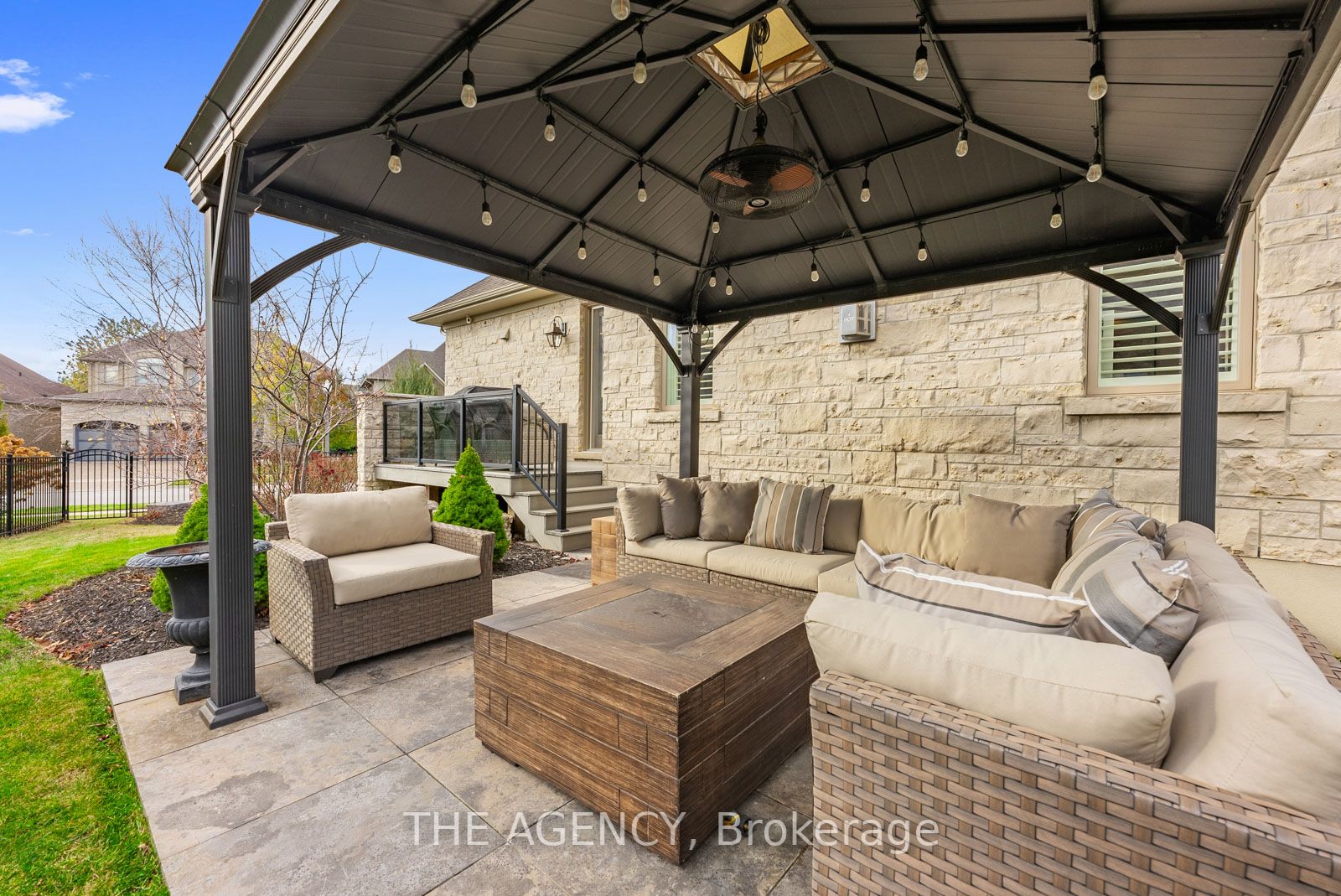 490 Deer Ridge Dr