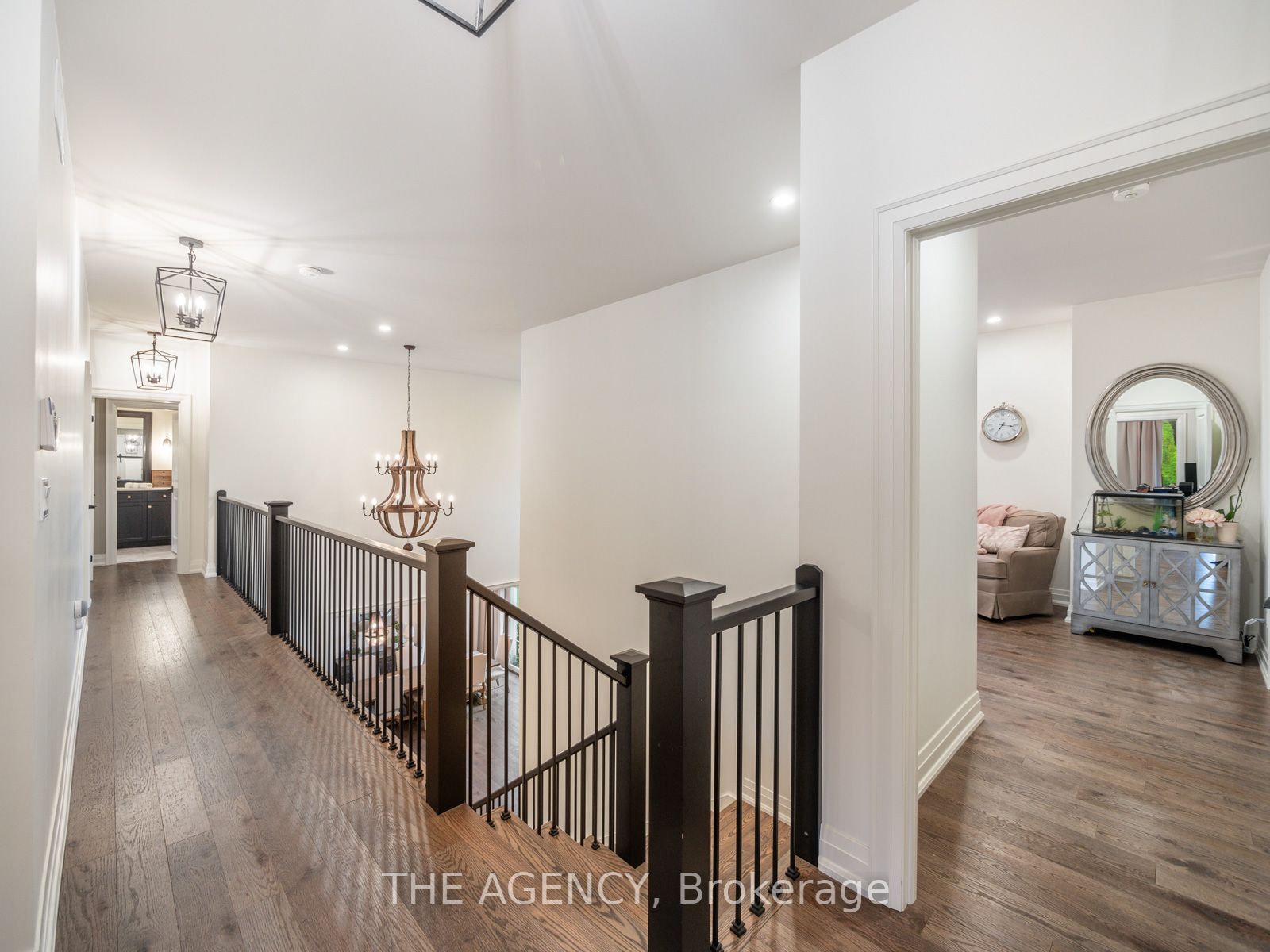 643 Regal Pl