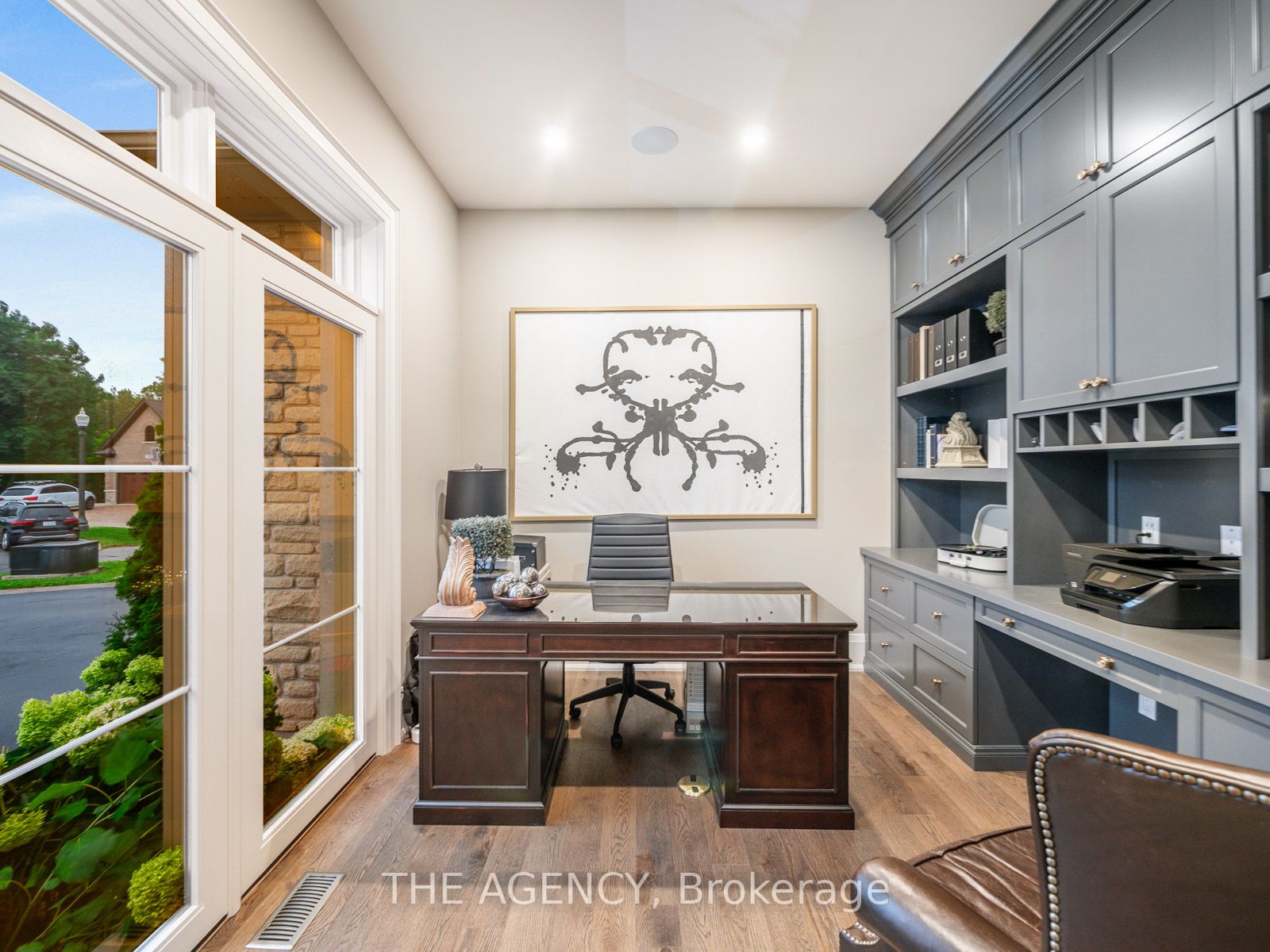 643 Regal Pl