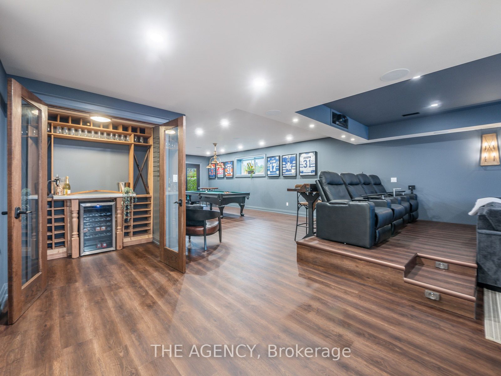 643 Regal Pl