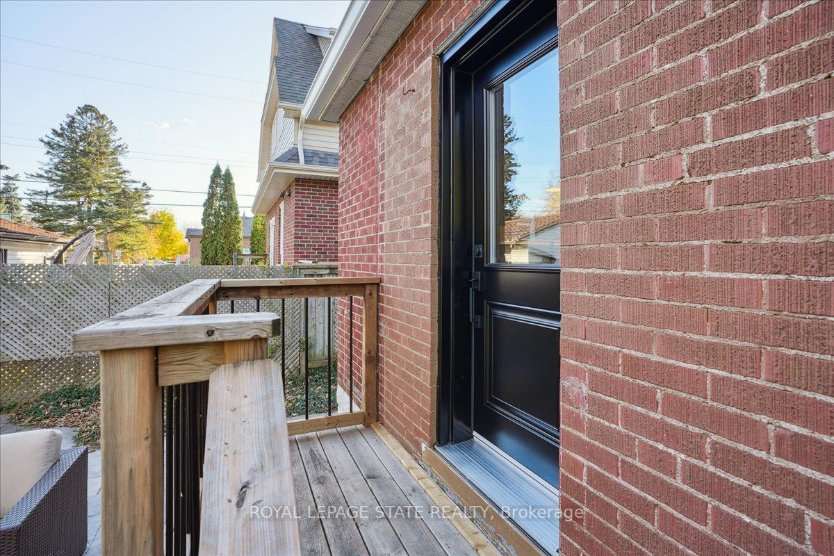 56 Uplands Ave