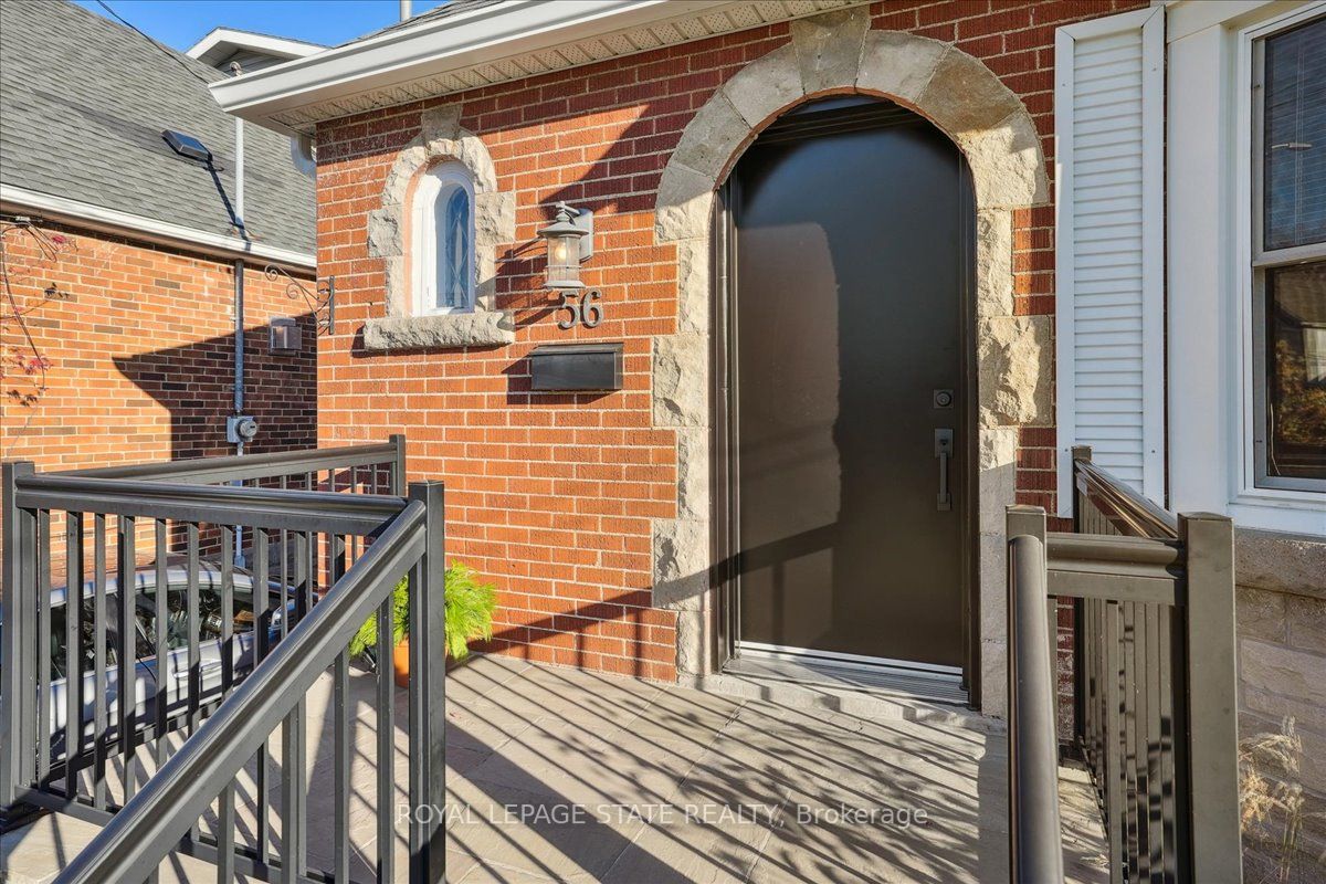 56 Uplands Ave
