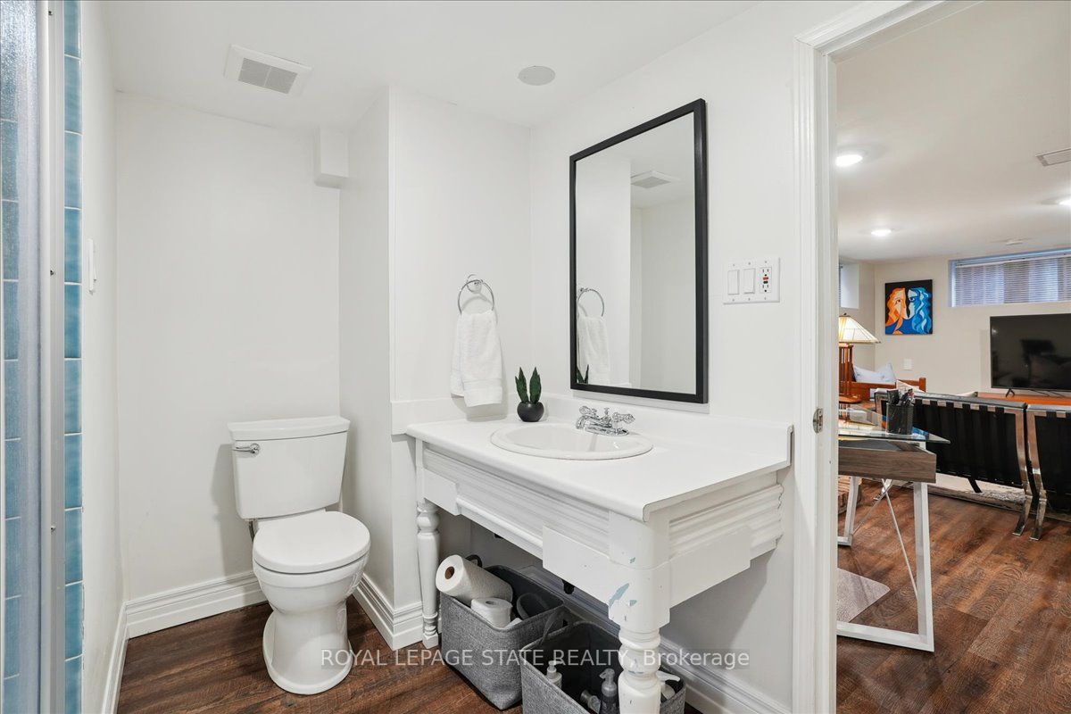 56 Uplands Ave