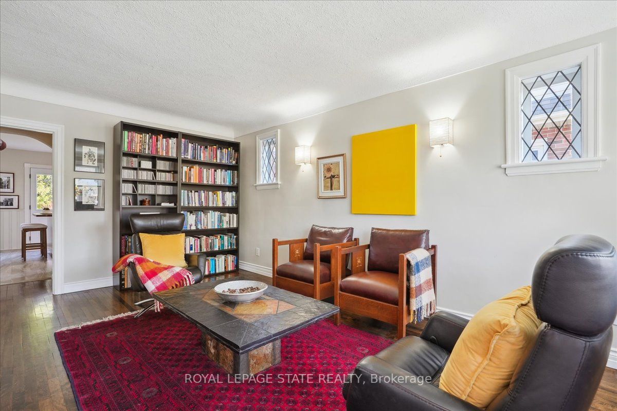 56 Uplands Ave